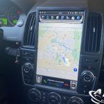 Land Rover Freelander II Pantalla vertical tipo Tesla android carplay 13,6"