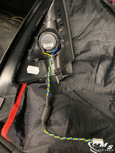 Instalacion equipo de audio con amplificador BMW Serie 3 F30