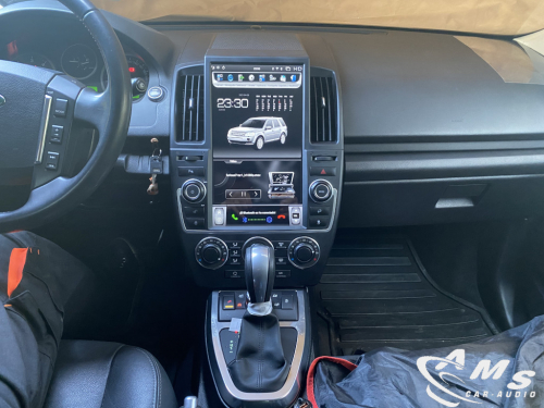 Land Rover Freelander II Pantalla vertical tipo Tesla android carplay 13,6"