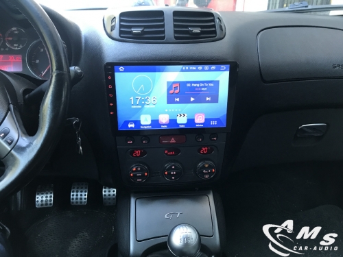 Transformación realizada en Alfa GT del año 2007, sobre el hueco de 1 Din se adapta una pantalla de 9” táctil con sistema operativo Android, se le añade cámara de visión trasera, sistema Apple Carplay y Android Auto, lector de usb, navegación integrada y cámara de grabación delantera.