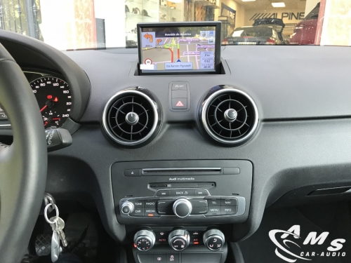 Instalación multimedia Audi A1 8"
