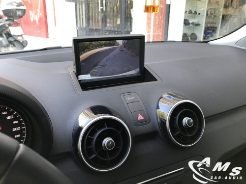 Instalación multimedia Audi A1 8"