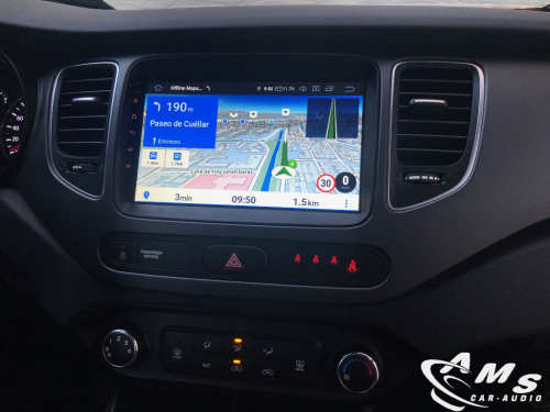 Instalación pantalla 9" con cámara de visión trasera en Kia Carens