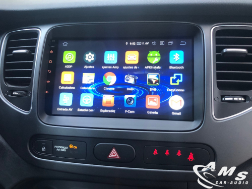 Instalación pantalla 9" con cámara de visión trasera en Kia Carens