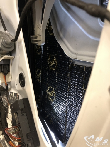 Insonorización e instalación sistema de 3 Vias Steg en Audi A4 Allroad
