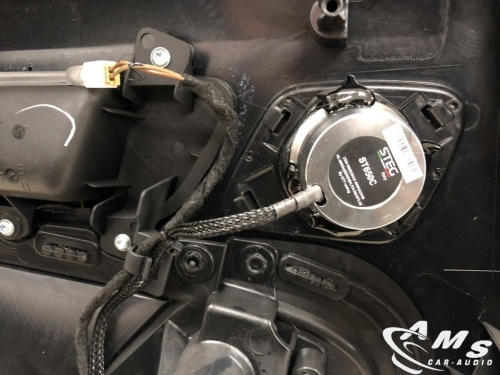 Insonorización e instalación sistema de 3 Vias Steg en Audi A4 Allroad
