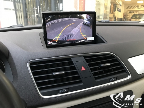 Instalación equipo multimedia pantalla 8" en Audi Q3