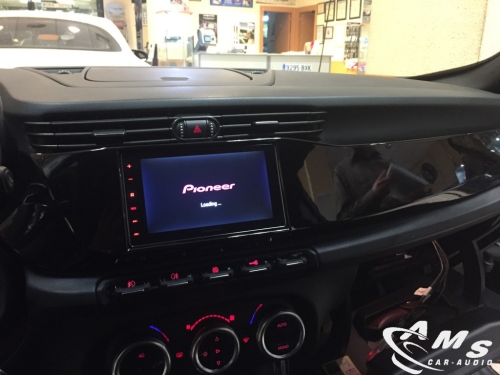 Instalación sistema multimedia Pioneer en Alfa Giulietta 2012