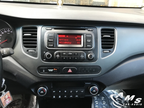 Instalación multimedia pantalla 9" Kia Carens