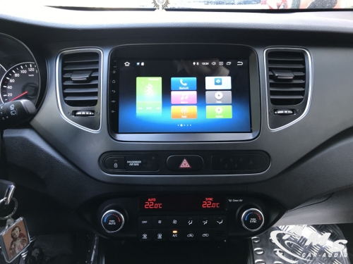 Instalación multimedia pantalla 9" Kia Carens