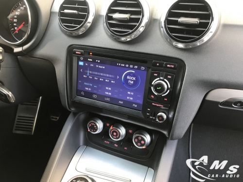 Instalación sistema multimedia con pantalla de 7" en Audi TT de 2012
